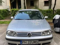 Utilizat 2002 VW Golf IV Berlinǎ | 1.300 EUR