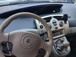 Utilizat 2006 Renault Grand Scénic II Monovolum | 2.400 EUR