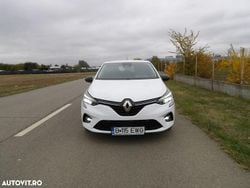 Culoarealb Utilizat 2022 Renault Clio V Hatchback | 14.800 EUR (Puțin scump)