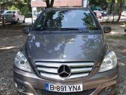 Gri Utilizat 2010 Mercedes B180 Monovolum | 6.700 EUR (Scump)