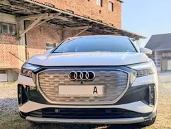 Alb Utilizat 2023 Audi Q4 e-tron SUV | 33.990 EUR