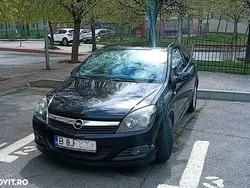 Culoarenegru Utilizat 2008 Opel Astra GTC Cosmo Coupe | 3.300 EUR