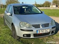 Gri Utilizat 2004 VW Golf V Hatchback | 2.300 EUR (Preț OK)