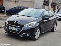 Negru Utilizat 2018 Peugeot 208 Style Hatchback | 6.999 EUR (Preț OK)