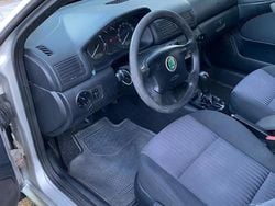 Argintiu Utilizat 2003 Skoda Octavia Break | 1.350 EUR (Super Preț)