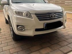 Culoarealb Utilizat 2011 Toyota RAV4 Luxury SUV | 9.800 EUR (Scump)