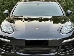Utilizat 2015 Porsche Panamera Berlinǎ | 27.000 EUR