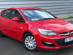 Rosu Utilizat 2014 Opel Astra Hatchback | 5.300 EUR (Preț OK)