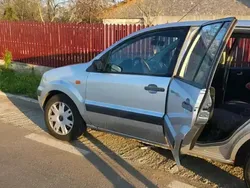 Utilizat 2009 Ford Fusion Hatchback | 2.150 EUR (Super Preț)