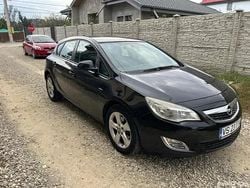 Utilizat 2011 Opel Astra Hatchback | 2.650 EUR (Preț bun)