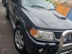 Culoarenegru Utilizat 2005 Mitsubishi Pajero Intense SUV | 4.500 EUR (Preț OK)