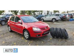 Rosu Utilizat 2006 VW Golf V Hatchback | 3.199 EUR (Preț OK)