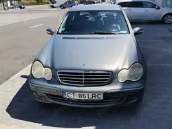 Albastru Utilizat 2005 Mercedes C200 Berlinǎ | 2.150 EUR (Preț bun)