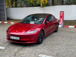 Culoarerosu Utilizat 2023 Tesla Model 3 Long Range AWD Berlinǎ | 39.500 EUR (Scump)