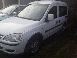 Utilizat 2004 Opel Combo Monovolum | 750 EUR