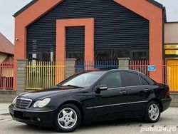 Negru Utilizat 2004 Mercedes C220 Berlinǎ | 1.900 EUR (Preț bun)