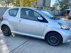 Argintiu Utilizat 2008 Toyota Aygo Hatchback | 1.000 EUR