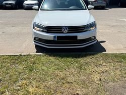 Alb Utilizat 2016 VW Jetta Berlinǎ | 8.900 EUR (Preț OK)