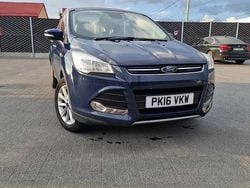 Culoarealbastru Utilizat 2016 Ford Kuga Titanium SUV | 3.850 EUR (Super Preț)