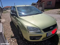 Verde Utilizat 2005 Ford Focus Trend Hatchback | 1.850 EUR (Preț OK)