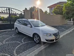 Alb Utilizat 2011 VW Passat Highline Berlinǎ | 2.850 EUR