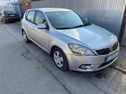 Gri Utilizat 2009 Kia Ceed 2 Hatchback | 2.299 EUR (Preț OK)
