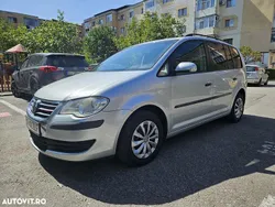 Gri Utilizat 2007 VW Touran Monovolum | 4.100 EUR (Puțin scump)