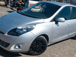 Argintiu Utilizat 2011 Renault Scénic III Monovolum | 3.250 EUR (Preț bun)
