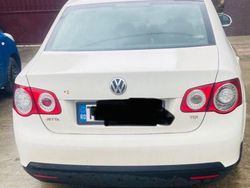 Alb Utilizat 2007 VW Jetta Comfortline Berlinǎ | 1.900 EUR (Preț OK)