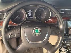 Culoarealte culori Utilizat 2011 Skoda Superb Comfort Berlinǎ | 4.500 EUR (Preț bun)