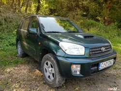 Verde Utilizat 2003 Toyota RAV4 SUV | 3.800 EUR