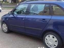 Albastru Utilizat 2009 Skoda Fabia Hatchback | 2.750 EUR (Preț OK)
