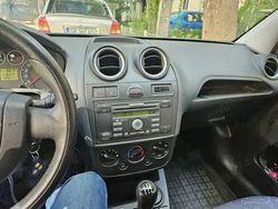Gri Utilizat 2007 Ford Fiesta Hatchback | 1.700 EUR (Preț OK)