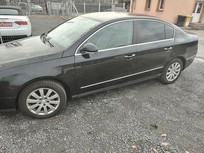 Second-hand VW Passat 140 CP (102 kW) 2005 Negru Berlinǎ
