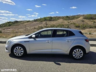 Culoaregri Utilizat 2018 Renault Mégane IV Hatchback | 8.800 EUR (Preț bun)