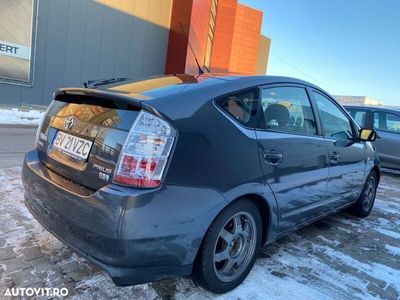 second-hand Toyota Prius (Hybrid)