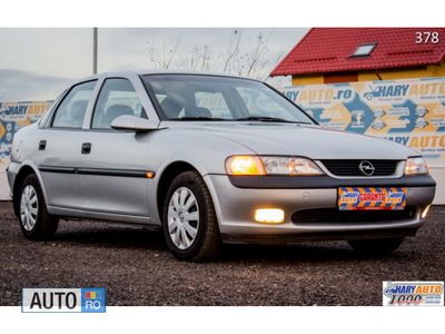 Second-hand Opel Vectra 101 CP (74 kW) 1999 Argint Berlinǎ