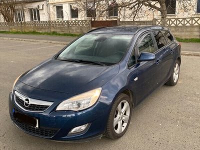 Second-hand Opel Astra Sport 120 CP (88 kW) 2011 Albastru Break