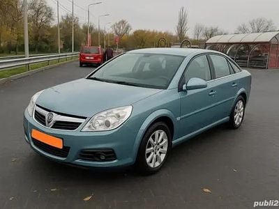 Gri Utilizat 2006 Opel Vectra Berlinǎ | 5.000 EUR