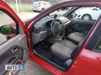 Rosu Utilizat 2010 Renault Symbol II Berlinǎ | 4.500 EUR (Scump)