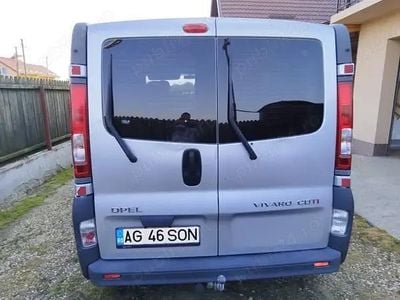 Second-hand Opel Vivaro 135 CP (99 kW) 2015 Gri Monovolum