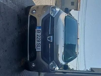 Maro Utilizat 2020 Dacia Lodgy Monovolum | 11.500 EUR (Puțin scump)