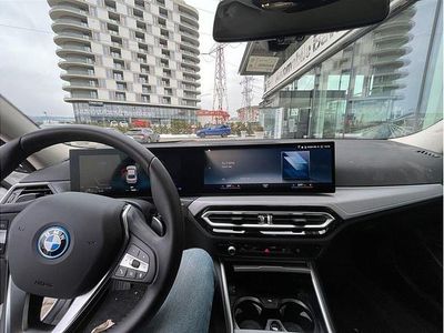 Second-hand BMW 330e Comfort Edition 292 CP (214 kW) 2024 Alpine white 3 Berlinǎ