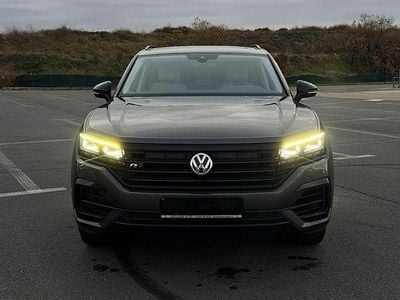 Culoaregri Utilizat 2018 VW Touareg R-line SUV | 31.900 EUR (Puțin scump)
