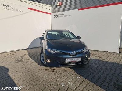 Second-hand Toyota Auris Hybrid 99 CP (72 kW) 2017 Culoarealbastru Hatchback