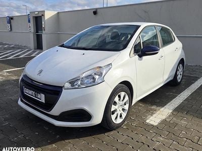 Second-hand Peugeot 208 68 CP (50 kW) 2016 Culoarealb Hatchback