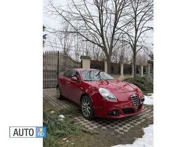 Second-hand Alfa Romeo Giulietta 170 CP (125 kW) 2012 Rosu Hatchback