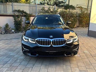 Culoarenegru Second-hand 2022 BMW 320e Luxury Line Break | 20.590 EUR