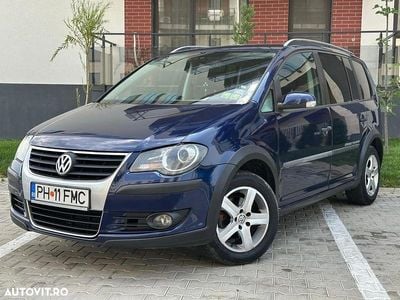 Culoarealbastru Utilizat 2013 VW Touran Monovolum | 3.490 EUR