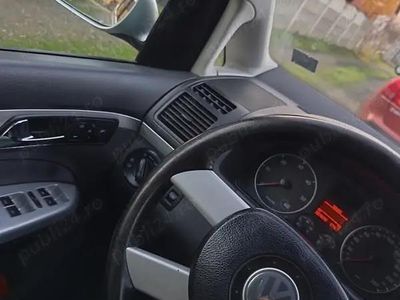 Utilizat 2005 VW Touran Monovolum | 2.800 EUR